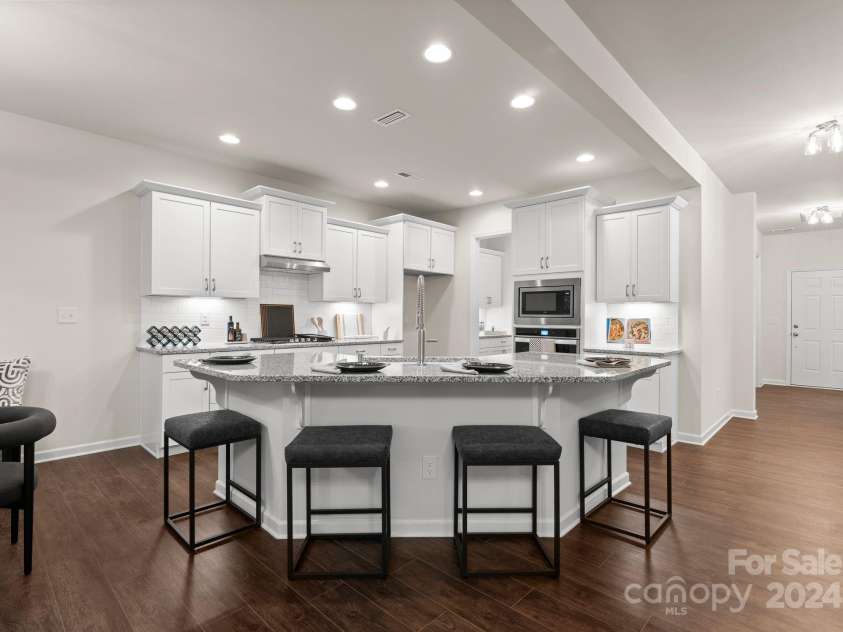 6034 Jepson Court, Charlotte, NC 28214.  MLS# CAR4174368, YatesRealty ID 9915. 
