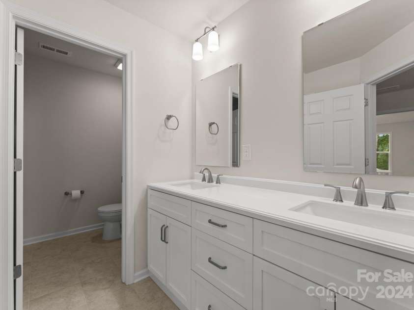 6034 Jepson Court, Charlotte, NC 28214.  MLS# CAR4174368, YatesRealty ID 9915. 