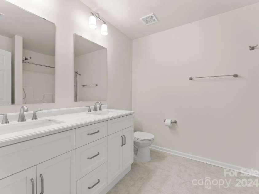 6034 Jepson Court, Charlotte, NC 28214.  MLS# CAR4174368, YatesRealty ID 9915. 