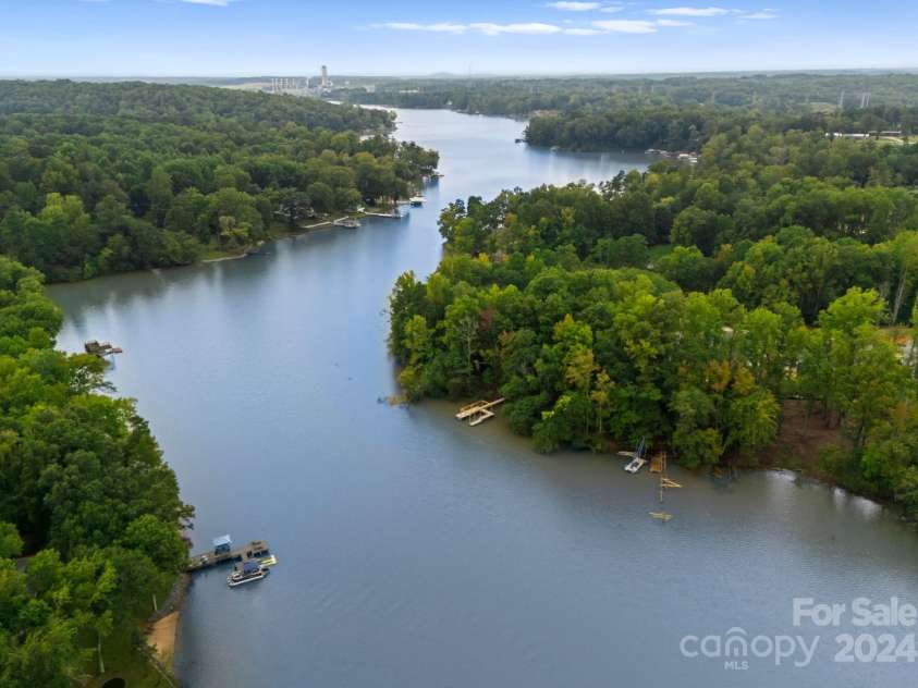 6034 Jepson Court, Charlotte, NC 28214.  MLS# CAR4174368, YatesRealty ID 9915. 