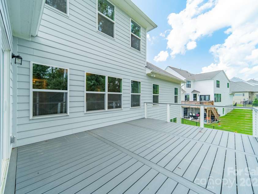 6034 Jepson Court, Charlotte, NC 28214.  MLS# CAR4292167, YatesRealty ID 9915. Back Deck