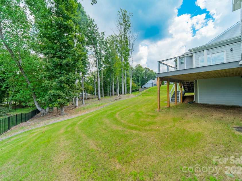 6034 Jepson Court, Charlotte, NC 28214.  MLS# CAR4292167, YatesRealty ID 9915. Backyard