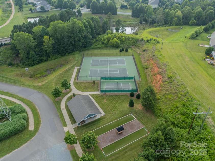 6034 Jepson Court, Charlotte, NC 28214.  MLS# CAR4292167, YatesRealty ID 9915. Neighborhood Amenities