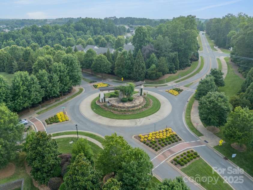 6034 Jepson Court, Charlotte, NC 28214.  MLS# CAR4292167, YatesRealty ID 9915. Neighborhood entrance