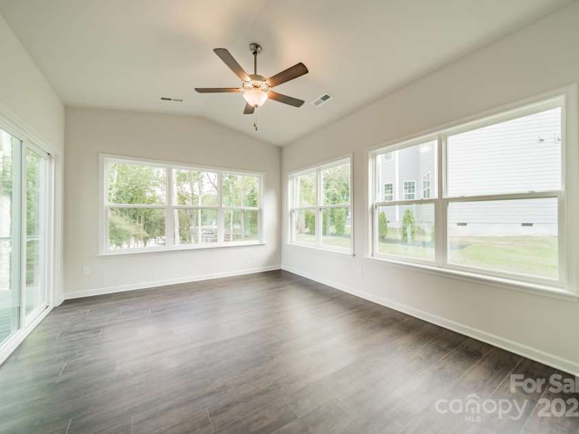 6034 Jepson Court, Charlotte, NC 28214.  MLS# CAR4292167, YatesRealty ID 9915. Sunroom
