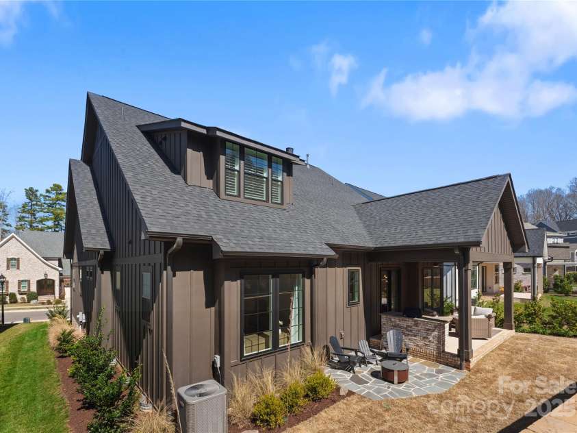 831 Naples Drive, Davidson, NC 28036.  MLS# CAR4297827, YatesRealty ID 9916. 