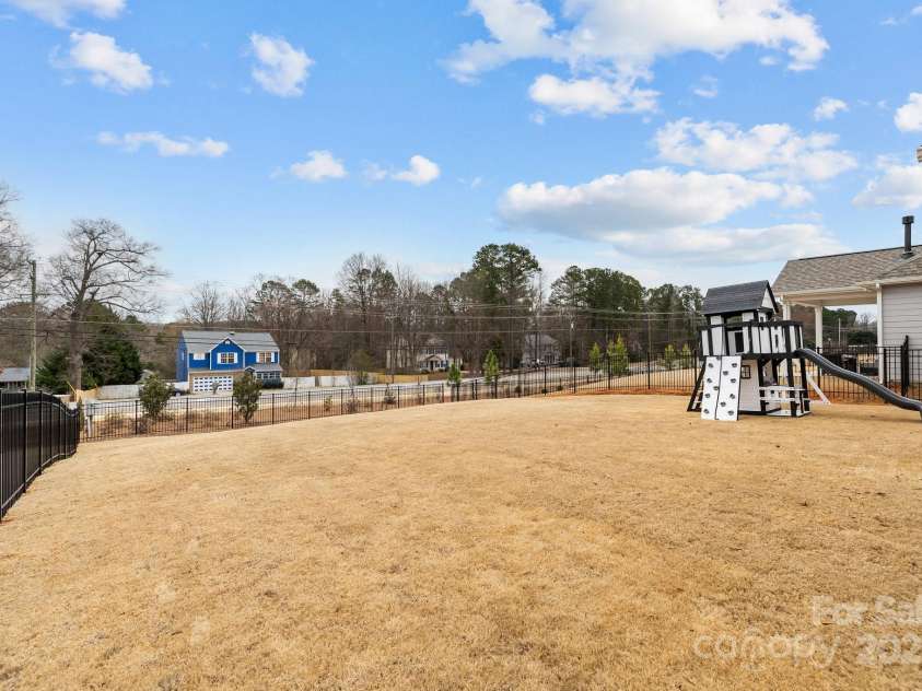5024 Hillshire Lane, Mint Hill, NC 28227.  MLS# CAR4219937, YatesRealty ID 9917. 