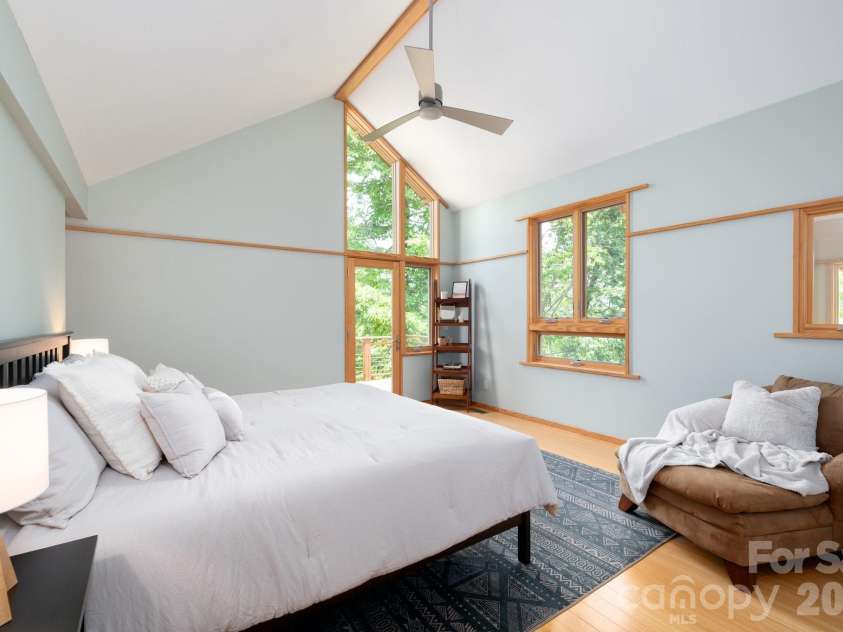 588 Long Branch Road, Swannanoa, NC 28778.  MLS# CAR4364788, YatesRealty ID 9917. 