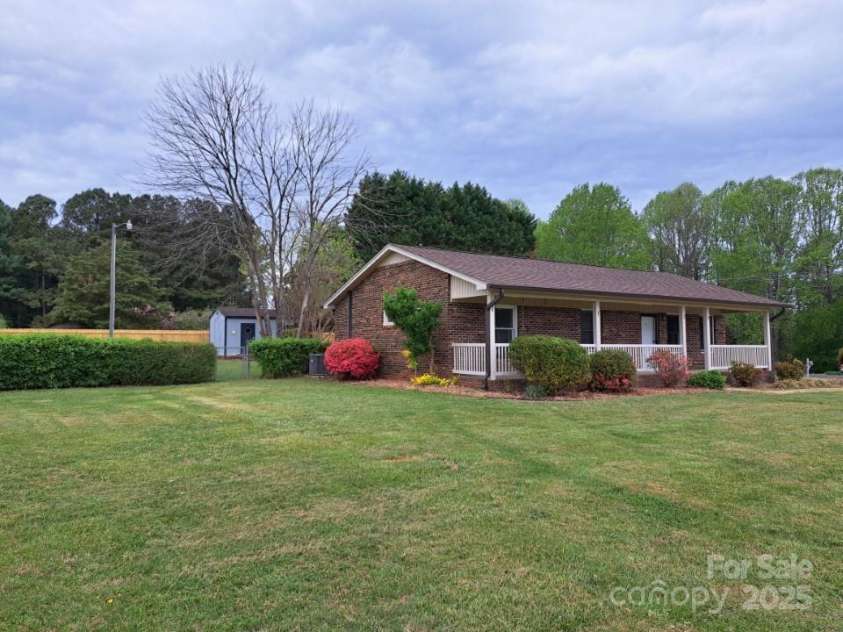 1663 Smyre Farm Road, Newton, NC 28658.  MLS# CAR4243966, YatesRealty ID 9918. 