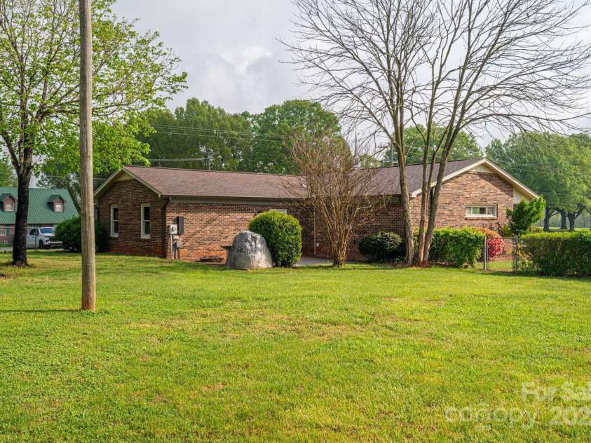 1663 Smyre Farm Road, Newton, NC 28658.  MLS# CAR4243966, YatesRealty ID 9918. 