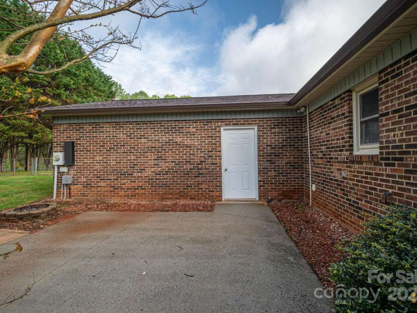 1663 Smyre Farm Road, Newton, NC 28658.  MLS# CAR4243966, YatesRealty ID 9918. 