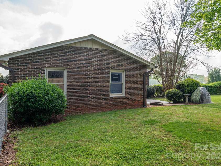 1663 Smyre Farm Road, Newton, NC 28658.  MLS# CAR4243966, YatesRealty ID 9918. 