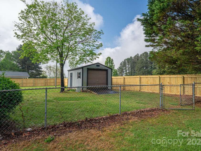 1663 Smyre Farm Road, Newton, NC 28658.  MLS# CAR4243966, YatesRealty ID 9918. 