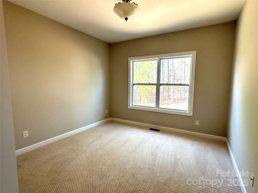 16446 Doves Canyon Lane, Charlotte, NC 28278.  MLS# CAR4253355, YatesRealty ID 9919. 