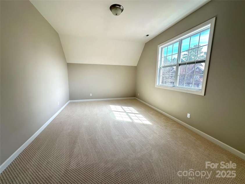 16446 Doves Canyon Lane, Charlotte, NC 28278.  MLS# CAR4253355, YatesRealty ID 9919. 