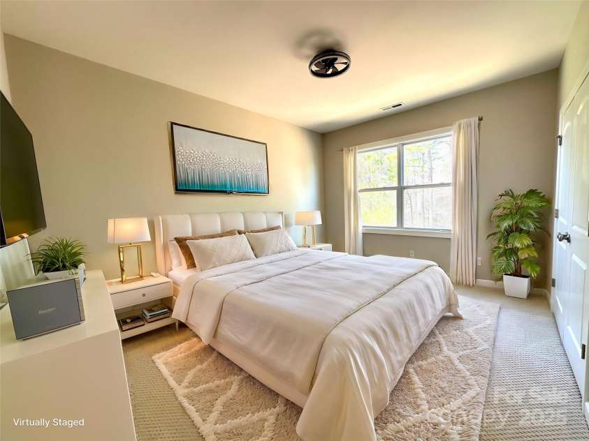 16446 Doves Canyon Lane, Charlotte, NC 28278.  MLS# CAR4253355, YatesRealty ID 9919. 