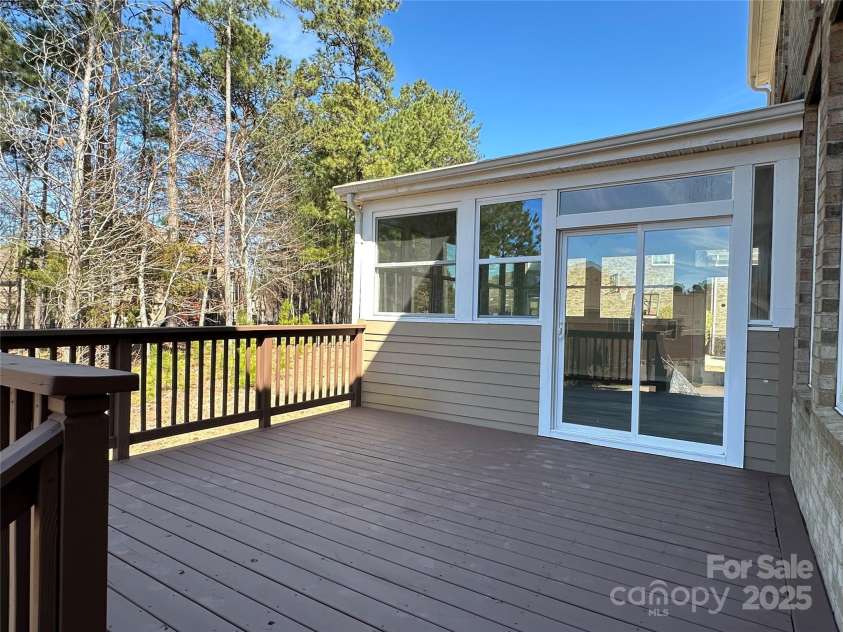 16446 Doves Canyon Lane, Charlotte, NC 28278.  MLS# CAR4253355, YatesRealty ID 9919. 