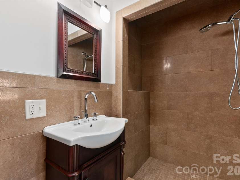 30 Cedarcliff Road, Asheville, NC 28803.  MLS# CAR4358152, YatesRealty ID 9919. 