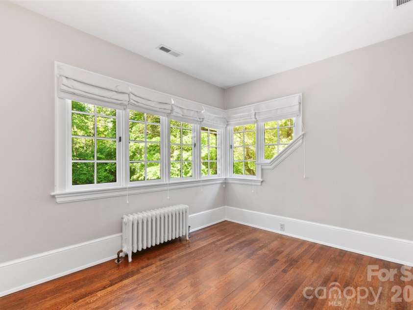 30 Cedarcliff Road, Asheville, NC 28803.  MLS# CAR4358152, YatesRealty ID 9919. 