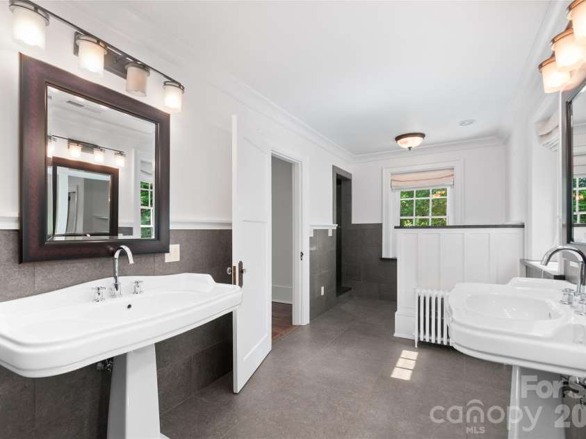 30 Cedarcliff Road, Asheville, NC 28803.  MLS# CAR4358152, YatesRealty ID 9919. 