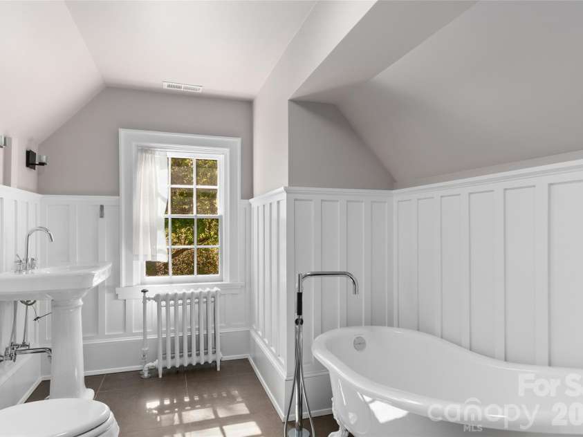 30 Cedarcliff Road, Asheville, NC 28803.  MLS# CAR4358152, YatesRealty ID 9919. 
