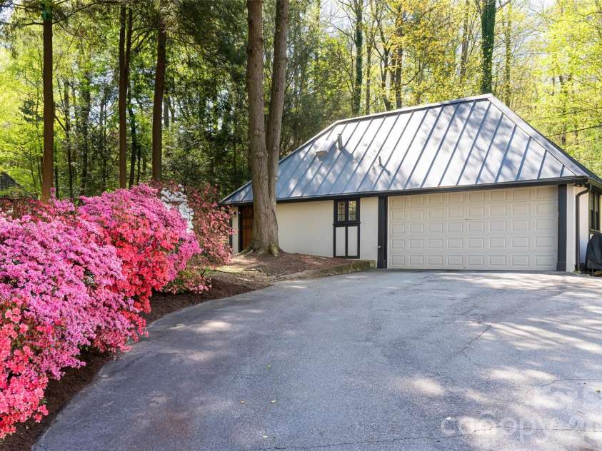 30 Cedarcliff Road, Asheville, NC 28803.  MLS# CAR4358152, YatesRealty ID 9919. 