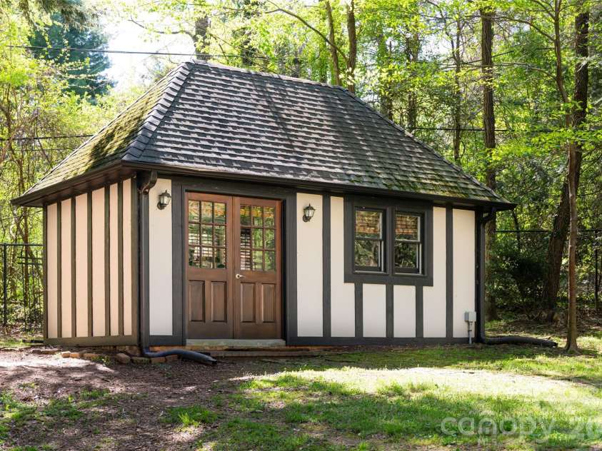 30 Cedarcliff Road, Asheville, NC 28803.  MLS# CAR4358152, YatesRealty ID 9919. 