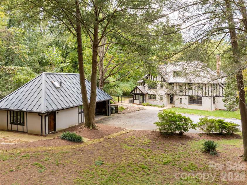 30 Cedarcliff Road, Asheville, NC 28803.  MLS# CAR4358152, YatesRealty ID 9919. 