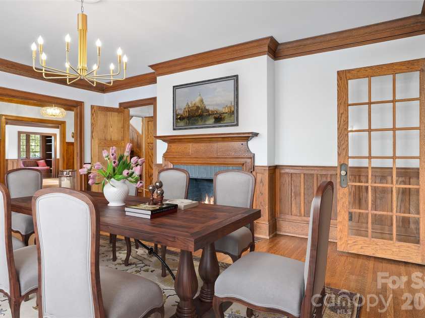 30 Cedarcliff Road, Asheville, NC 28803.  MLS# CAR4358152, YatesRealty ID 9919. Virtually Staged