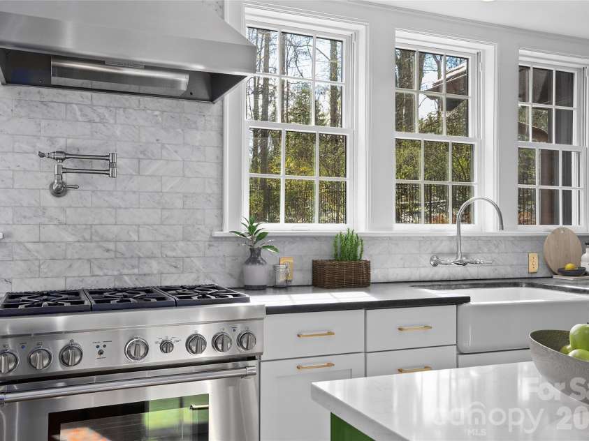 30 Cedarcliff Road, Asheville, NC 28803.  MLS# CAR4358152, YatesRealty ID 9919. Virtually Staged