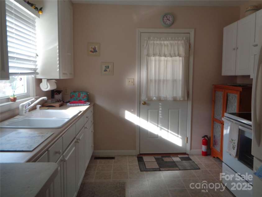 230 Leisure Lane, Waynesville, NC 28786.  MLS# CAR4326060, YatesRealty ID 992. 