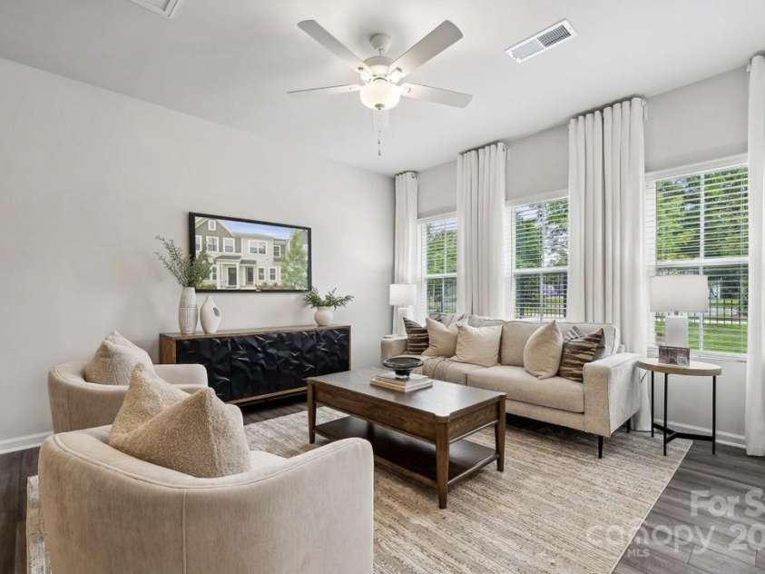 2950 Sloan Drive, Charlotte, NC 28208.  MLS# CAR4328078, YatesRealty ID 992. 