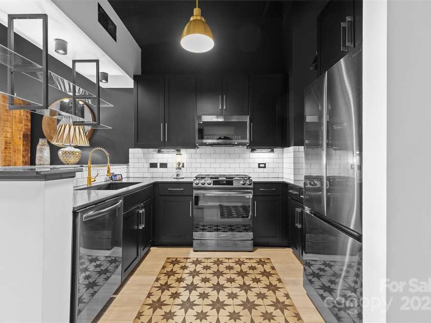 720 Governor Morrison Street, Charlotte, NC 28211.  MLS# CAR4267884, YatesRealty ID 9920. 
