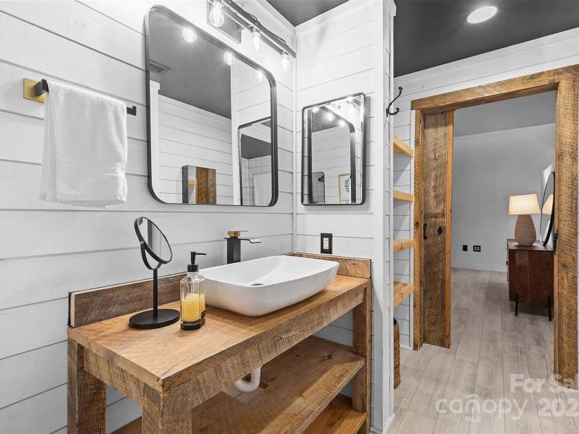 720 Governor Morrison Street, Charlotte, NC 28211.  MLS# CAR4267884, YatesRealty ID 9920. 