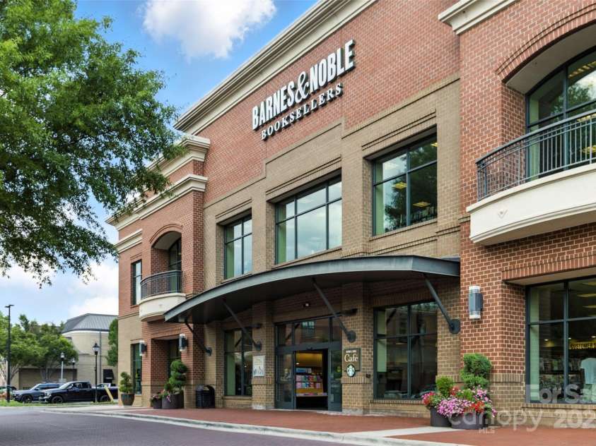720 Governor Morrison Street, Charlotte, NC 28211.  MLS# CAR4267884, YatesRealty ID 9920. 
