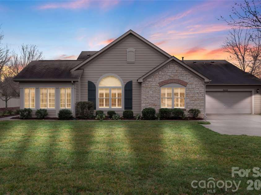 2444 Coltsview Lane, Matthews, NC 28105.  MLS# CAR4350705, YatesRealty ID 9922. 