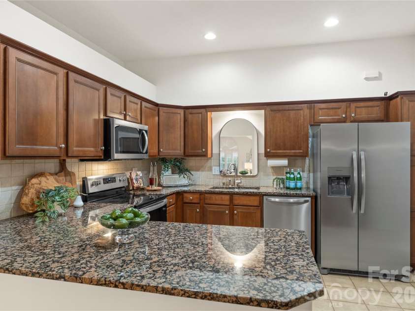 2444 Coltsview Lane, Matthews, NC 28105.  MLS# CAR4350705, YatesRealty ID 9922. 