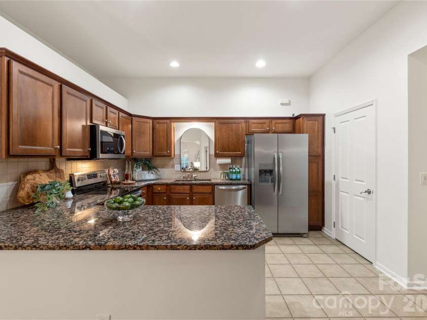 2444 Coltsview Lane, Matthews, NC 28105.  MLS# CAR4350705, YatesRealty ID 9922. 