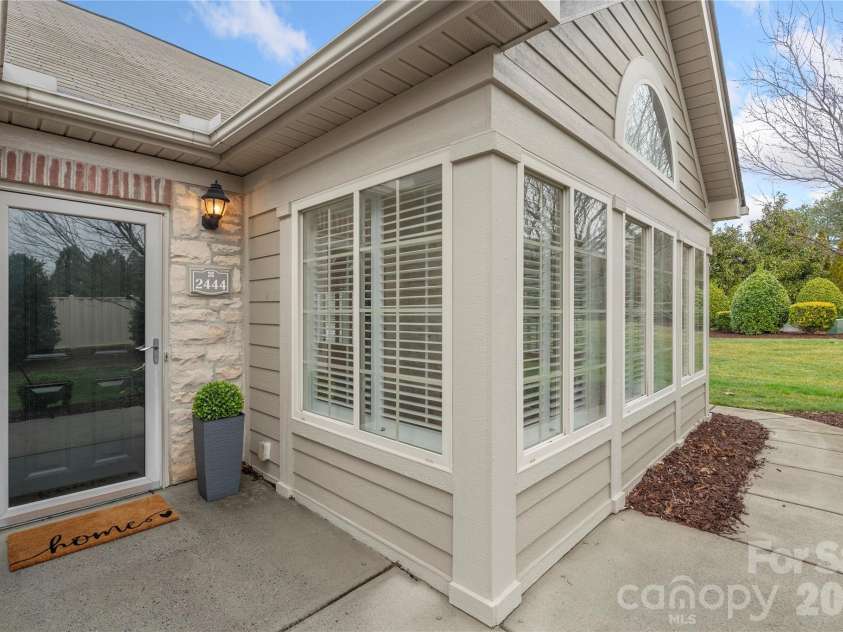 2444 Coltsview Lane, Matthews, NC 28105.  MLS# CAR4350705, YatesRealty ID 9922. 
