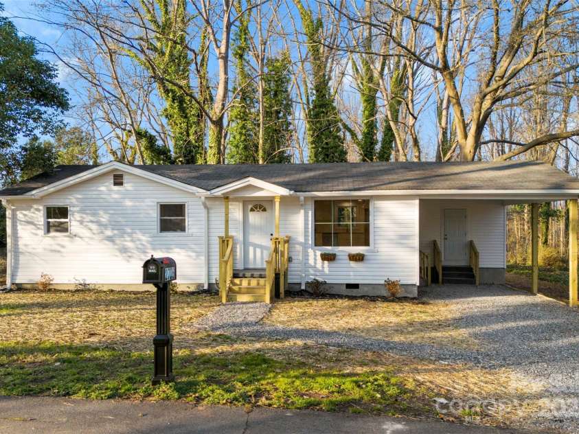 2706 Booker Street, Gastonia, NC 28054.  MLS# CAR4281899, YatesRealty ID 9922. 