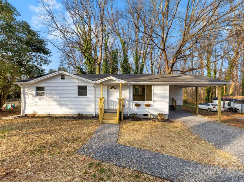 2706 Booker Street, Gastonia, NC 28054.  MLS# CAR4281899, YatesRealty ID 9922. 