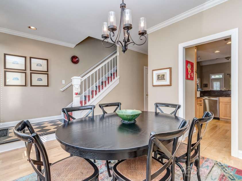 1141 Hollyheath Lane, Charlotte, NC 28209.  MLS# CAR4234094, YatesRealty ID 9923. Dining