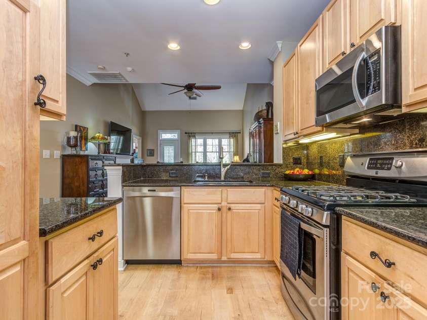 1141 Hollyheath Lane, Charlotte, NC 28209.  MLS# CAR4234094, YatesRealty ID 9923. Kitchen