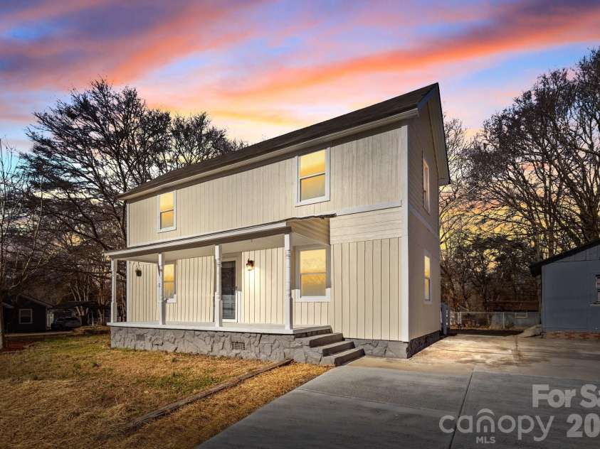 306 Ridge Street, Stanley, NC 28164.  MLS# CAR4362531, YatesRealty ID 9924. 