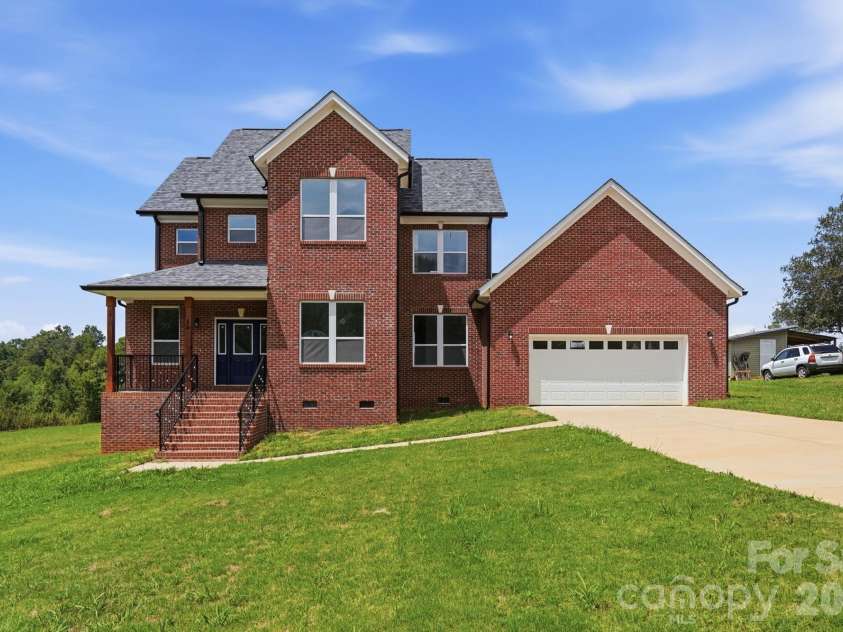 114 Strawberry Court, Lincolnton, NC 28092.  MLS# CAR4352512, YatesRealty ID 9926. 