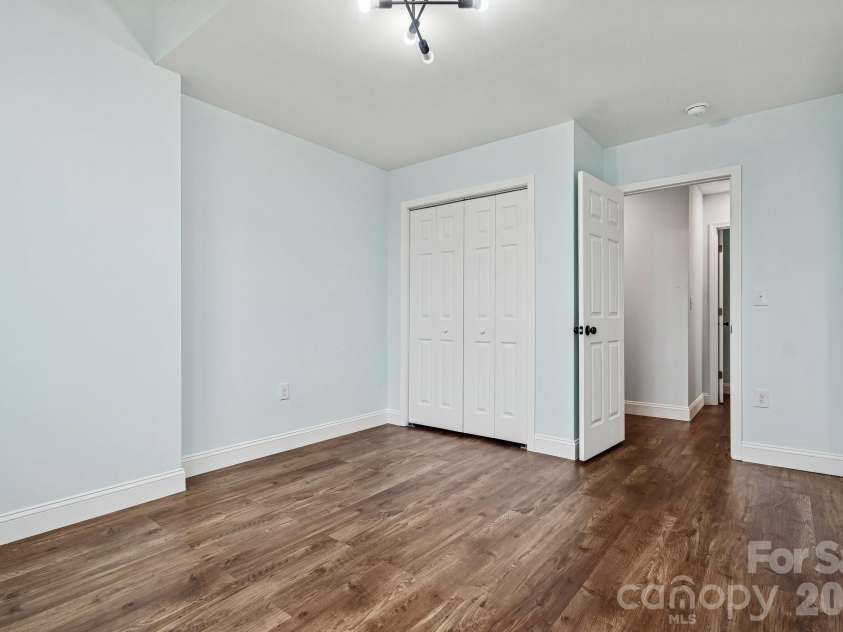 114 Strawberry Court, Lincolnton, NC 28092.  MLS# CAR4352512, YatesRealty ID 9926. Large secondary bedroom facing the front of home with Jack and Jill full bathroom access