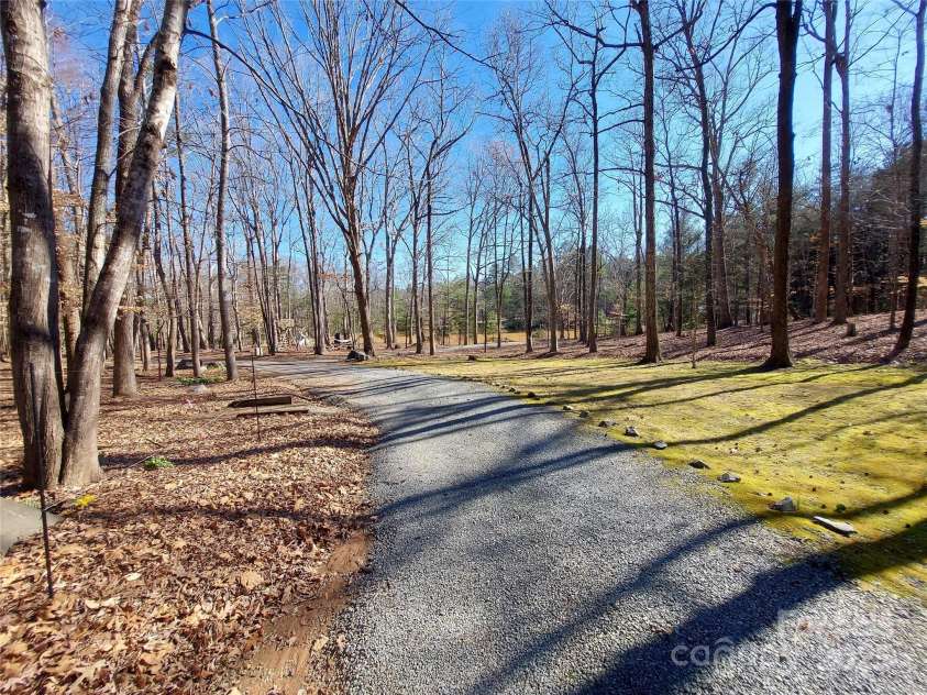 8015 Sullivan Drive, Charlotte, NC 28215.  MLS# CAR4223466, YatesRealty ID 9926. 