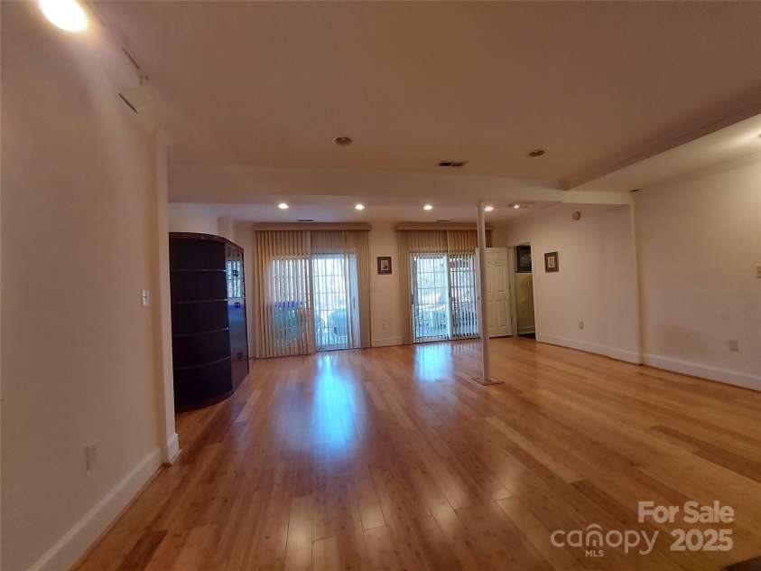 8015 Sullivan Drive, Charlotte, NC 28215.  MLS# CAR4223466, YatesRealty ID 9926. 