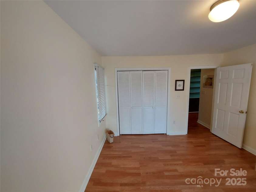 8015 Sullivan Drive, Charlotte, NC 28215.  MLS# CAR4223466, YatesRealty ID 9926. 