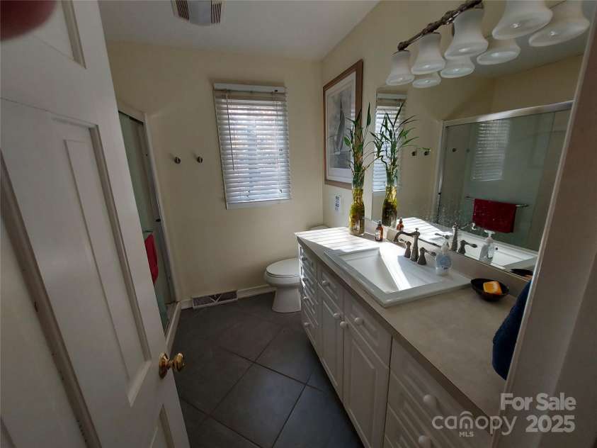 8015 Sullivan Drive, Charlotte, NC 28215.  MLS# CAR4223466, YatesRealty ID 9926. 